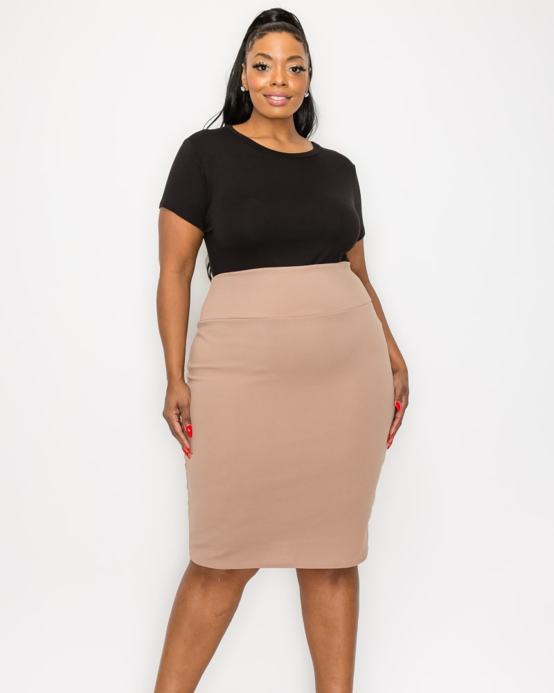 Front of a model wearing a size 1X Molly Pencil Skirt in Mocha by L I V D. | dia_product_style_image_id:265609